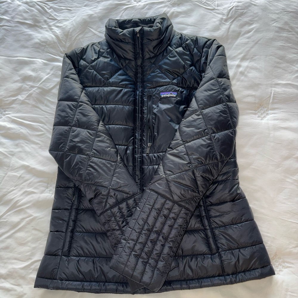 Patagonia Women's Black Puffer Jacket - Picture 12 of 13